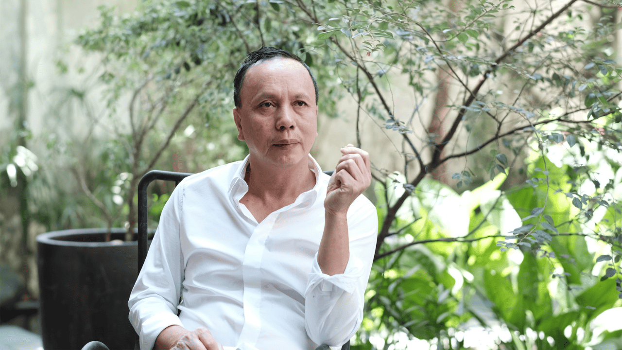 Portrait of Vietnamese artist Le Thanh Son 